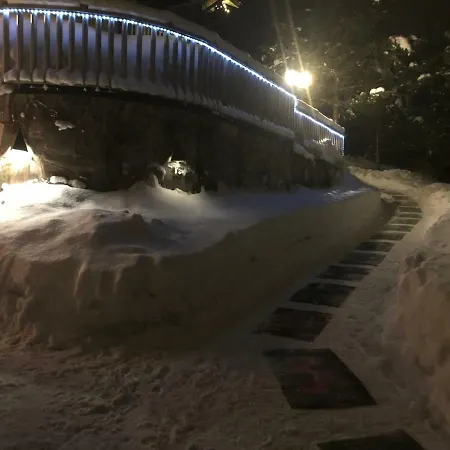 Pensión Tahkonhovi Golden *